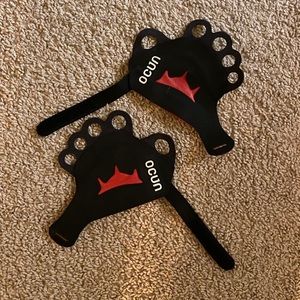 Like new Ocun crack climbing gloves